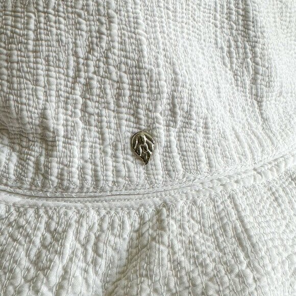 Helen Kaminski classic white 100% cotton textured bucket hat